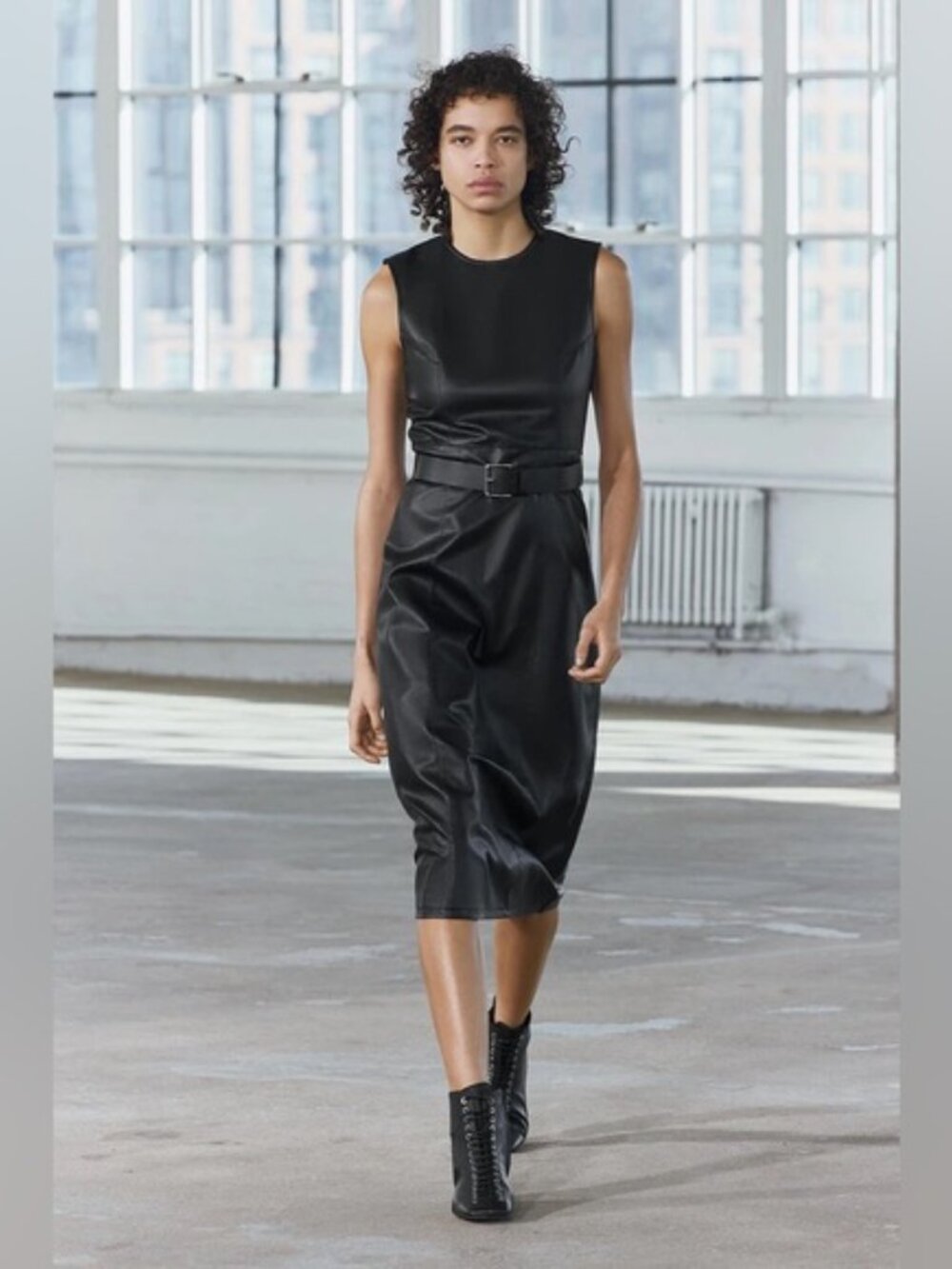 FAUX LEATHER DRESS – ZW COLLECTION | Black Midi | Size M